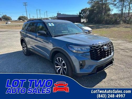 2025 Ford Explorer ST-Line