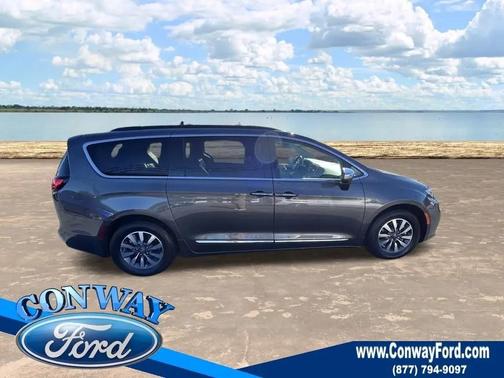2022 Chrysler Pacifica Hybrid Limited