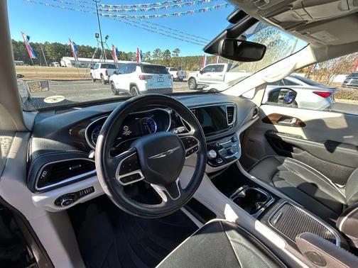 2022 Chrysler Pacifica Hybrid Limited