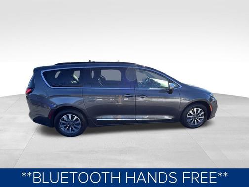 2022 Chrysler Pacifica Hybrid Limited
