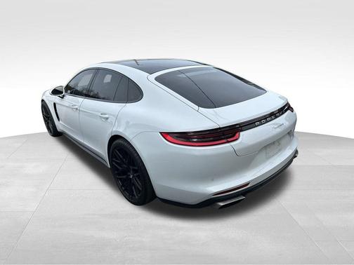 2020 Porsche Panamera 4
