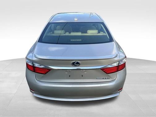 2014 Lexus ES 300h Base