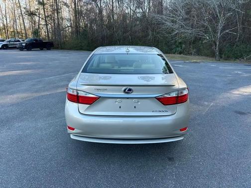2014 Lexus ES 300h Base