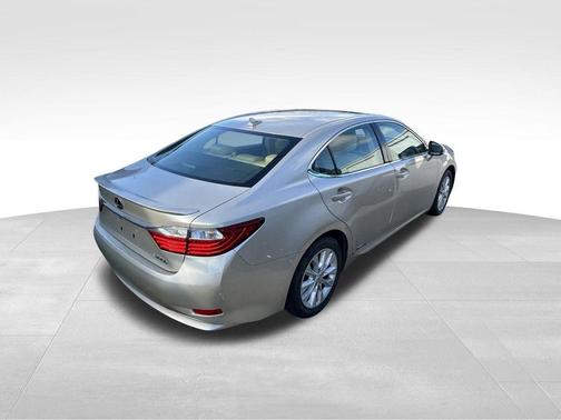 2014 Lexus ES 300h Base