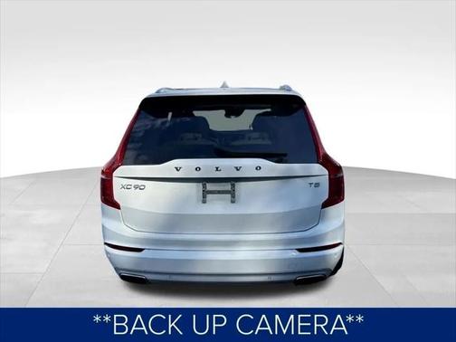 2021 Volvo XC90 T5 Momentum