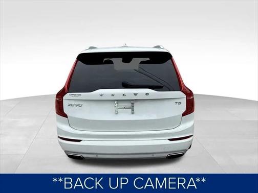 2021 Volvo XC90 T5 Momentum
