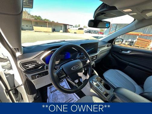 2025 Ford Escape Platinum