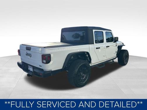 2022 Jeep Gladiator Overland