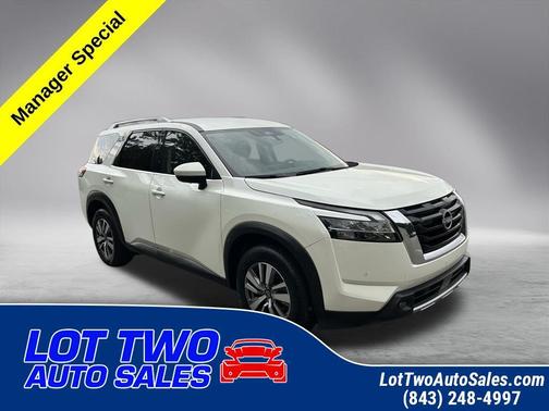2023 Nissan Pathfinder SL FWD