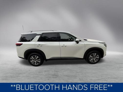2023 Nissan Pathfinder SL FWD