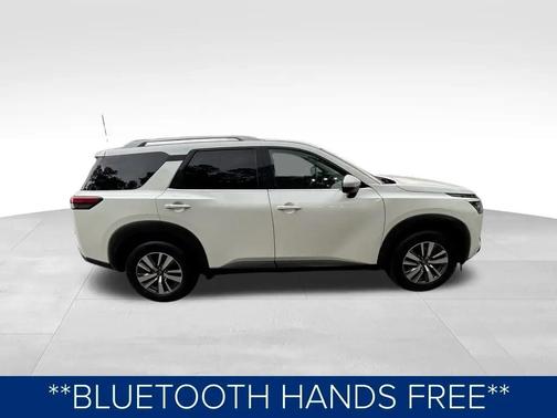 2023 Nissan Pathfinder SL FWD