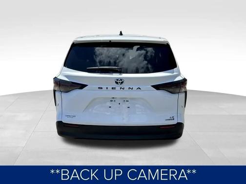 2024 Toyota Sienna LE