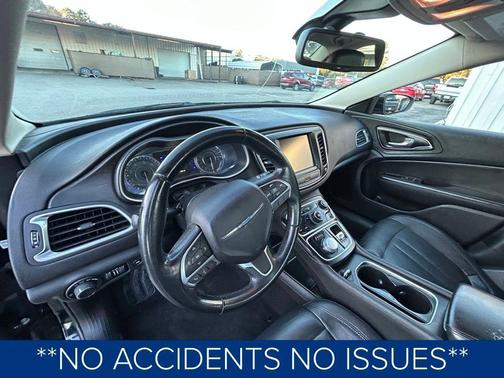 2017 Chrysler 200 Limited