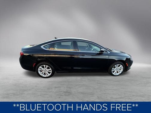 2017 Chrysler 200 Limited