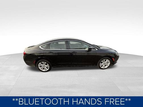 2017 Chrysler 200 Limited