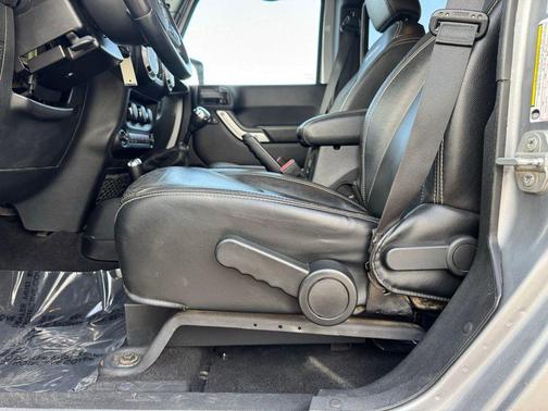 Billet Silver Metallic Clearcoat 2015 Jeep Wrangler Unlimited Rubicon