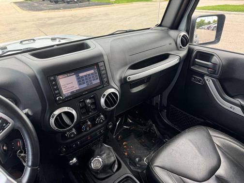 Billet Silver Metallic Clearcoat 2015 Jeep Wrangler Unlimited Rubicon