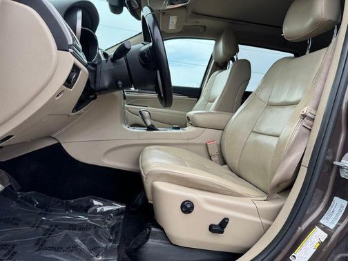 Walnut Brown Metallic Clearcoat 2018 Jeep Grand Cherokee Limited