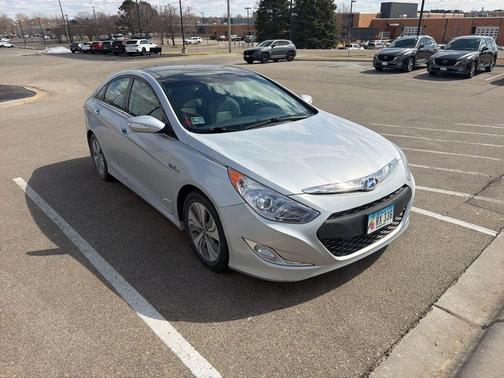 2015 Hyundai SONATA Hybrid Limited