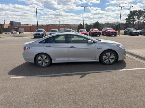 2015 Hyundai SONATA Hybrid Limited