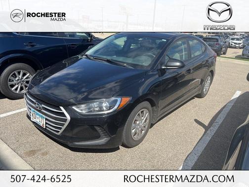 Black Noir Pearl 2017 Hyundai ELANTRA SE