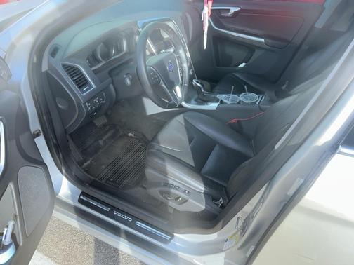 2016 Volvo XC60 T6 Drive-E