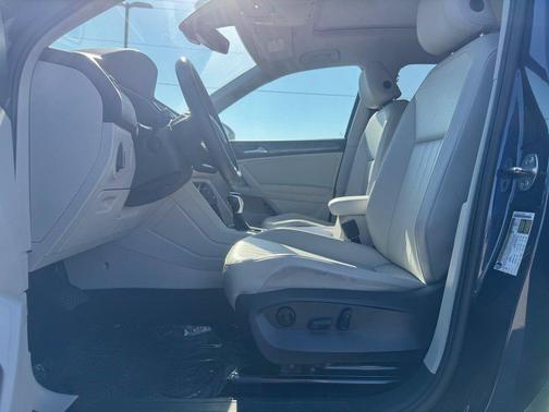 Atlantic Blue Metallic 2022 Volkswagen Tiguan 2.0T SE 4MOTION