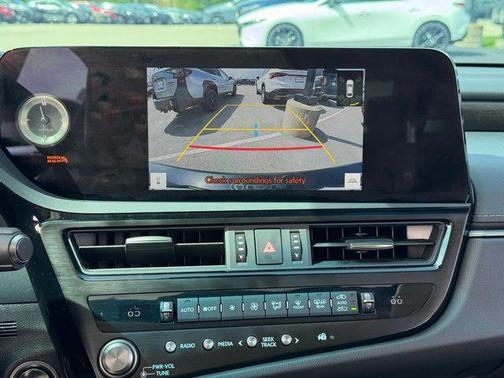 Caviar 2025 Lexus ES 300h Base