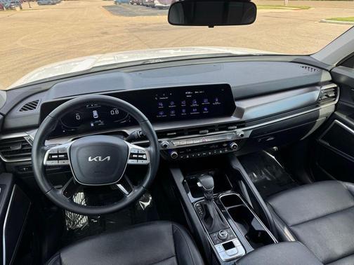 Glacial White Pearl 2023 Kia Telluride LX