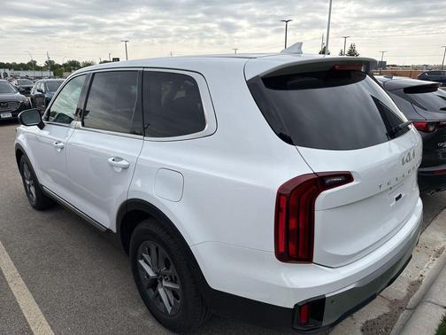 Glacial White Pearl 2023 Kia Telluride LX