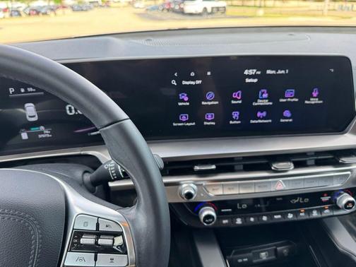 Glacial White Pearl 2023 Kia Telluride LX