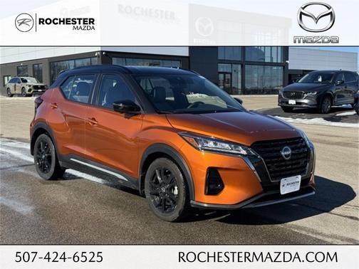 2022 Nissan Kicks SR