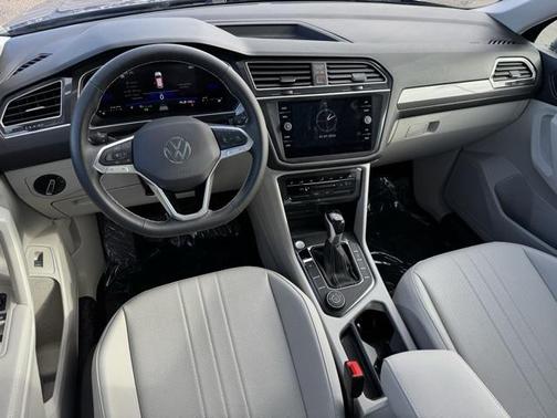 2024 Volkswagen Tiguan 2.0T SE 4MOTION