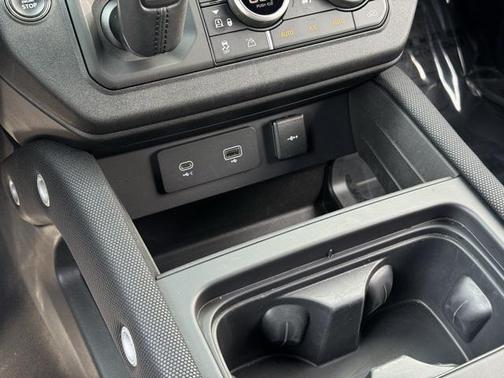 2023 Land Rover Defender 90 75th Edition