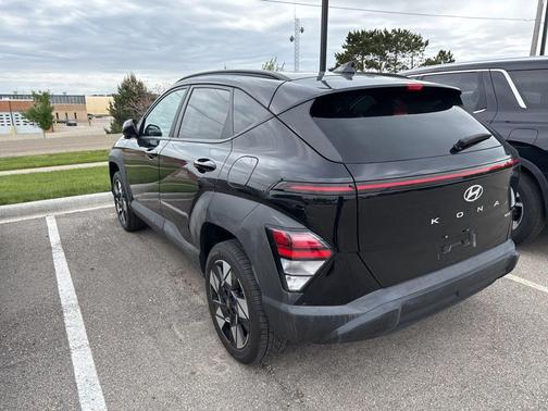 Abyss Black Pearl 2025 Hyundai KONA SEL