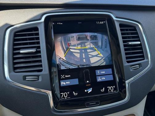 2021 Volvo XC90 Recharge Plug-In Hybrid T8 Inscription Expression 7 Passenger