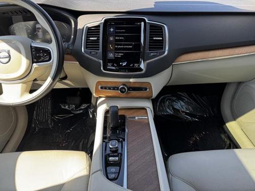 2021 Volvo XC90 Recharge Plug-In Hybrid T8 Inscription Expression 7 Passenger