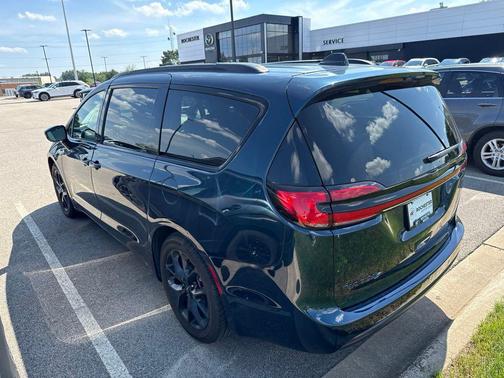 Blue Pearl 2025 Chrysler Pacifica Limited