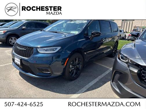 Blue Pearl 2025 Chrysler Pacifica Limited