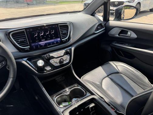 Blue Pearl 2025 Chrysler Pacifica Limited