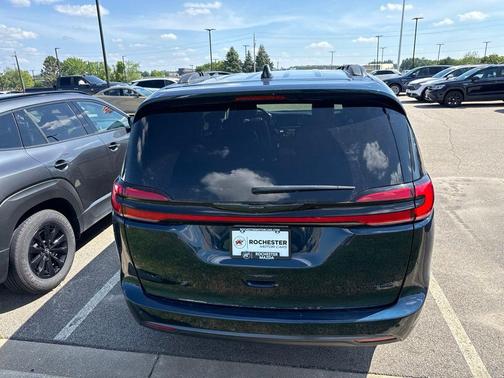 Blue Pearl 2025 Chrysler Pacifica Limited