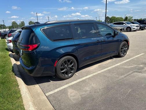 Blue Pearl 2025 Chrysler Pacifica Limited