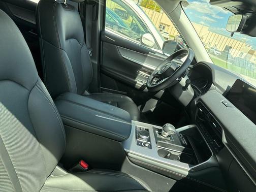 Rhodium White Premium 2025 Mazda CX-70 3.3 Turbo Preferred Package
