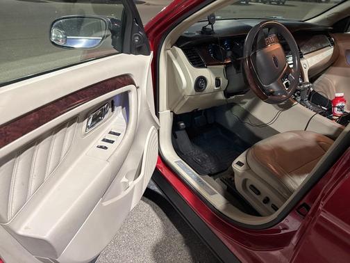 2010 Ford Taurus Limited