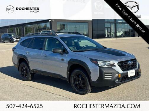 Ice Silver Metallic 2022 Subaru Outback Wilderness