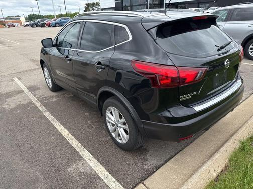 Magnetic Black Pearl 2019 Nissan Rogue Sport SV