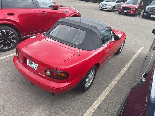 Red 1992 Mazda MX-5 Miata Base