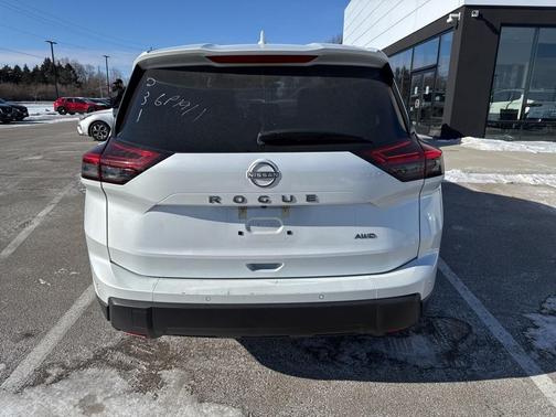 2025 Nissan Rogue SV