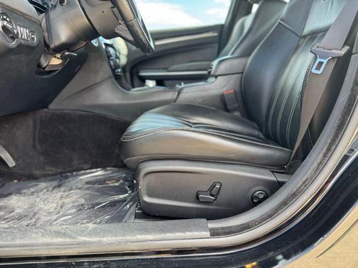 Gloss Black 2018 Chrysler 300 S