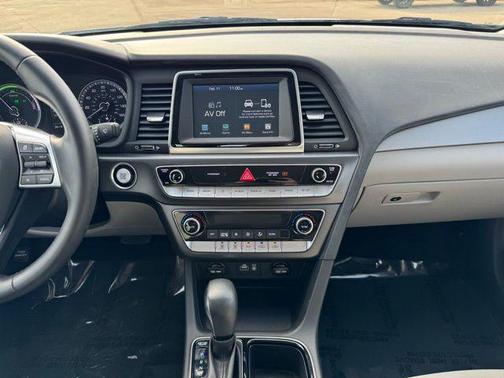 2019 Hyundai SONATA Hybrid SE